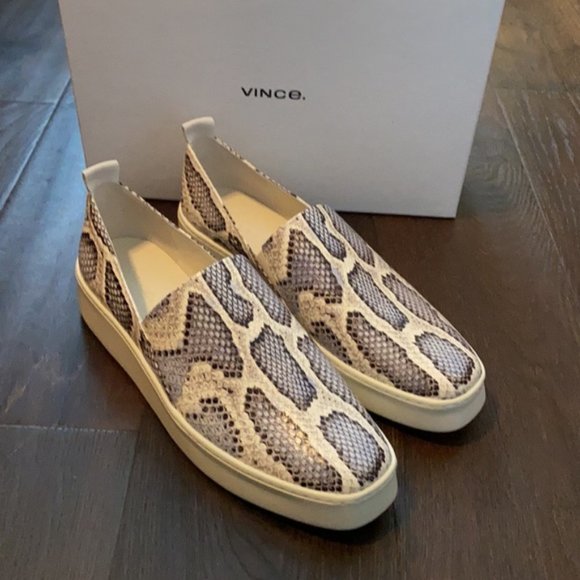 NIB ~ VINCE SAXON 2 BLUE SNAKE SLIP ON SNEAKER sz 9.5 - Picture 4 of 13